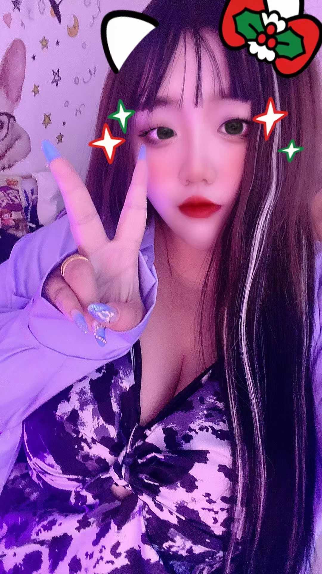 丰满型小美女