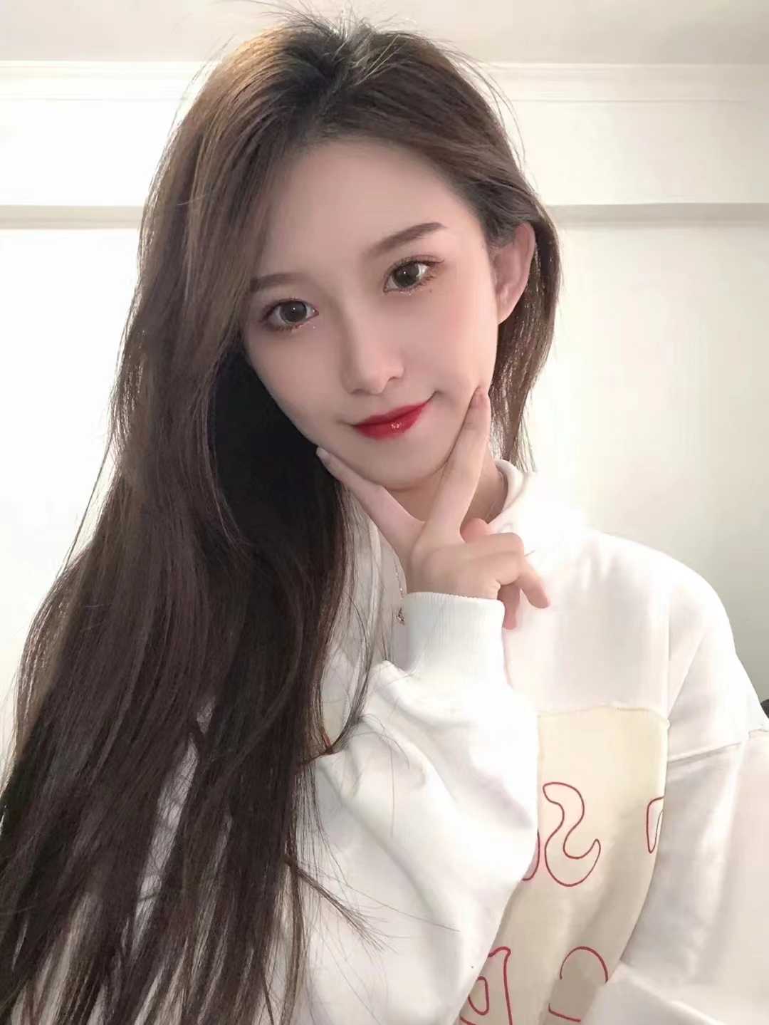 身材超棒的兼职小妹