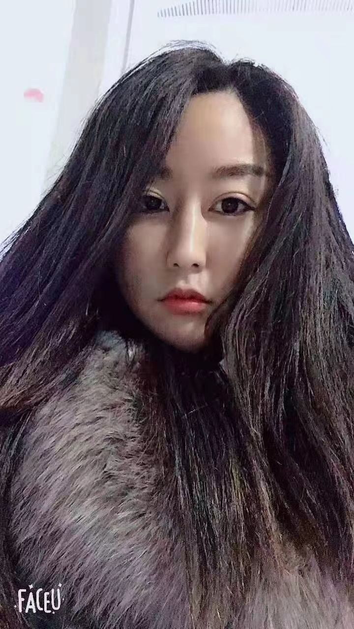 微胖型美女花姐