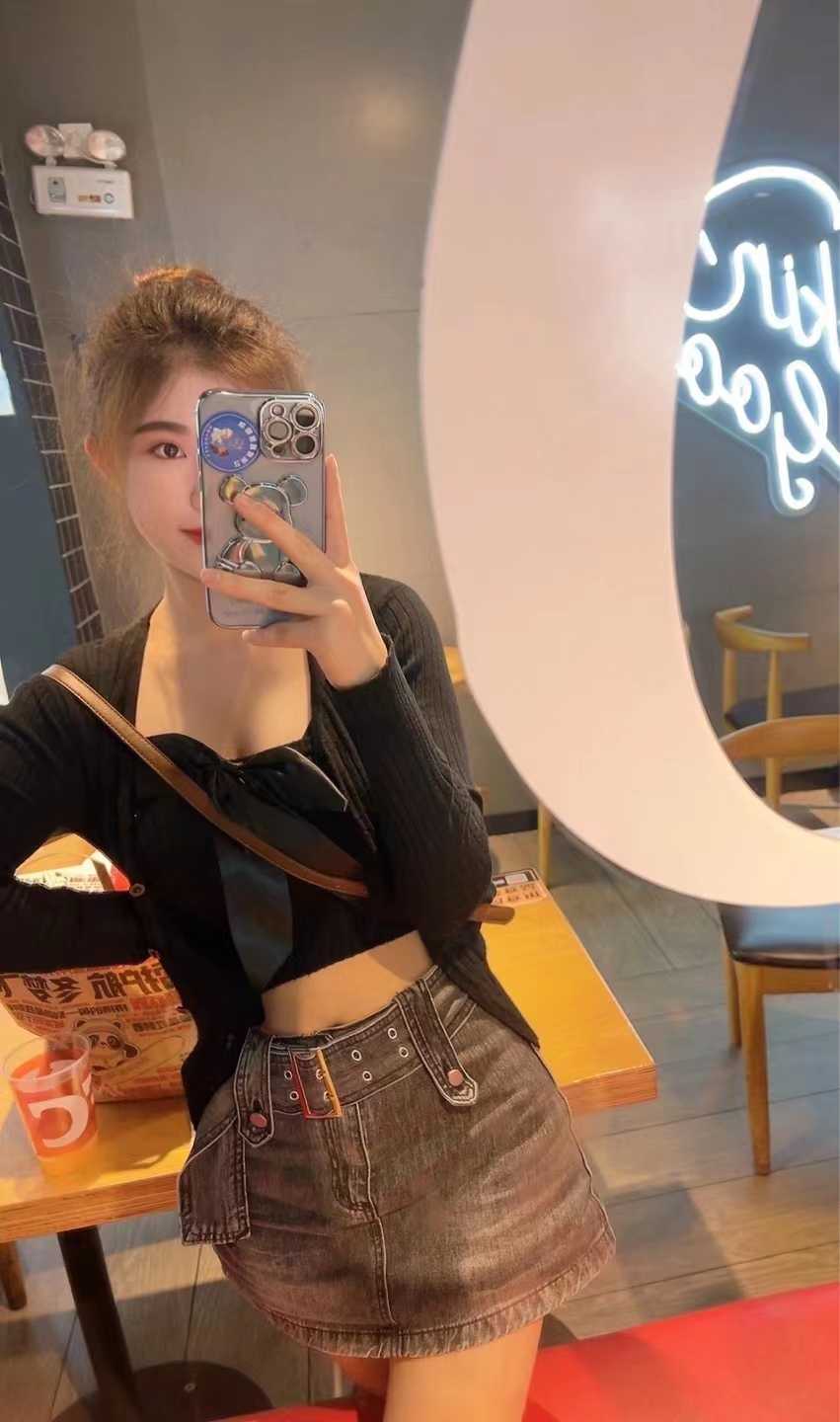 花样多的性感小妹