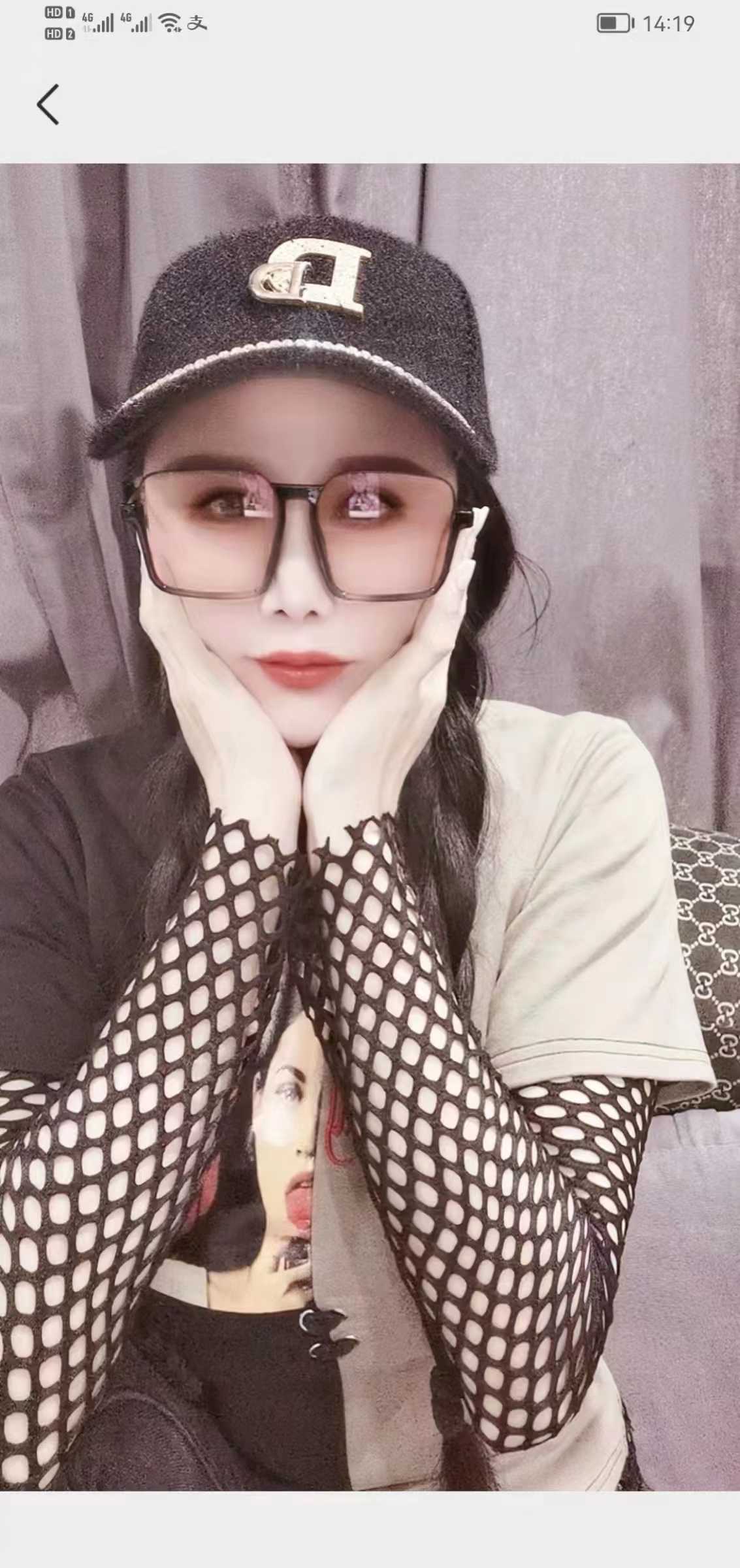 很投入很享受的少妇