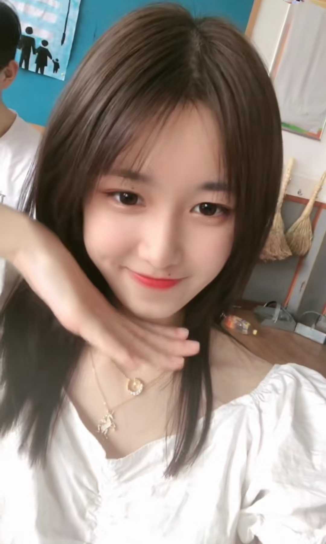 高中生小妹妹，可爱动人