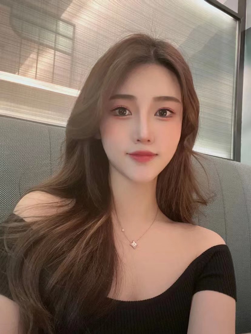 性感高挑的兼职小妹