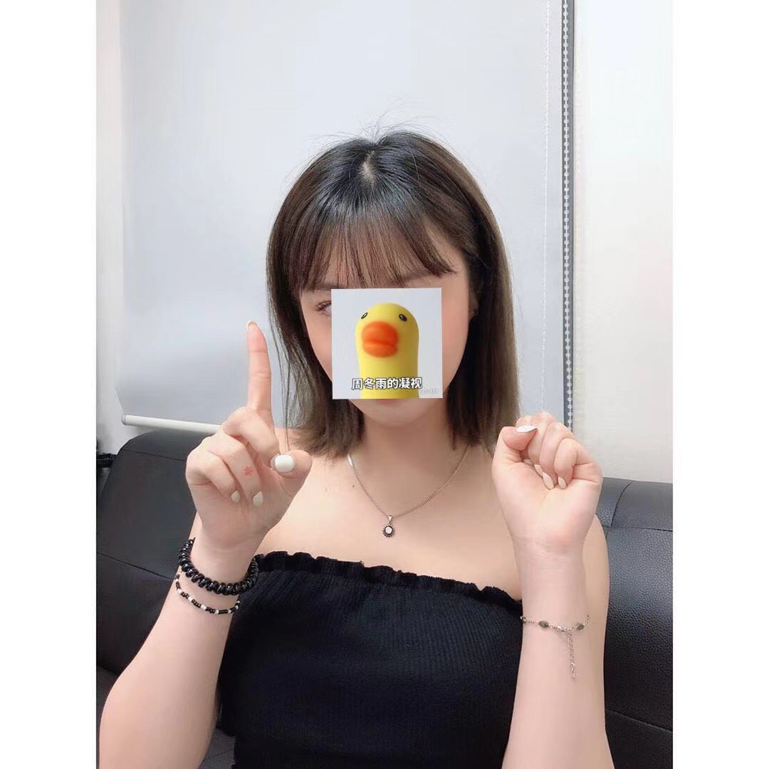 小清新的兼职小妹