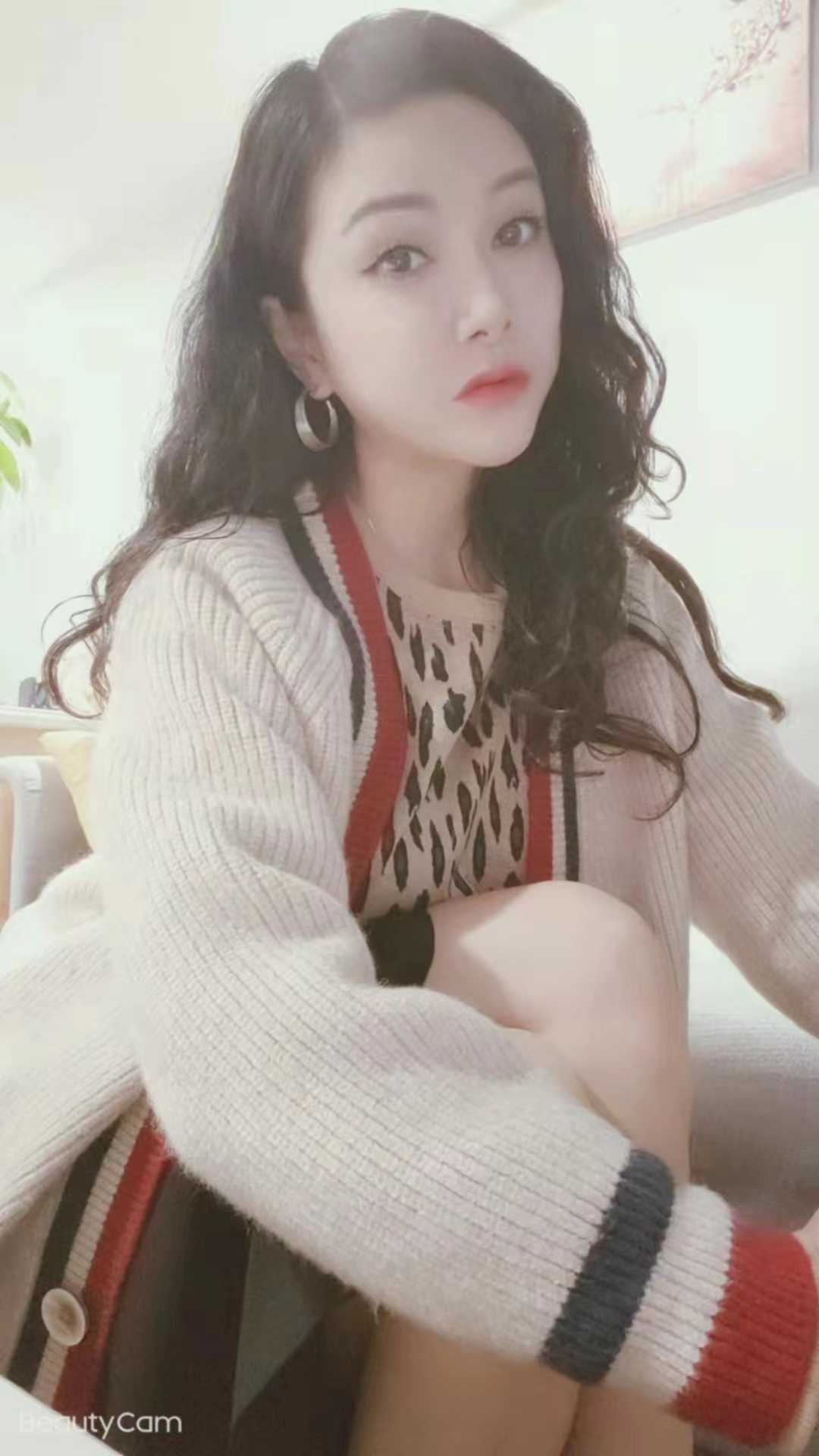 御姐范的兼职美女