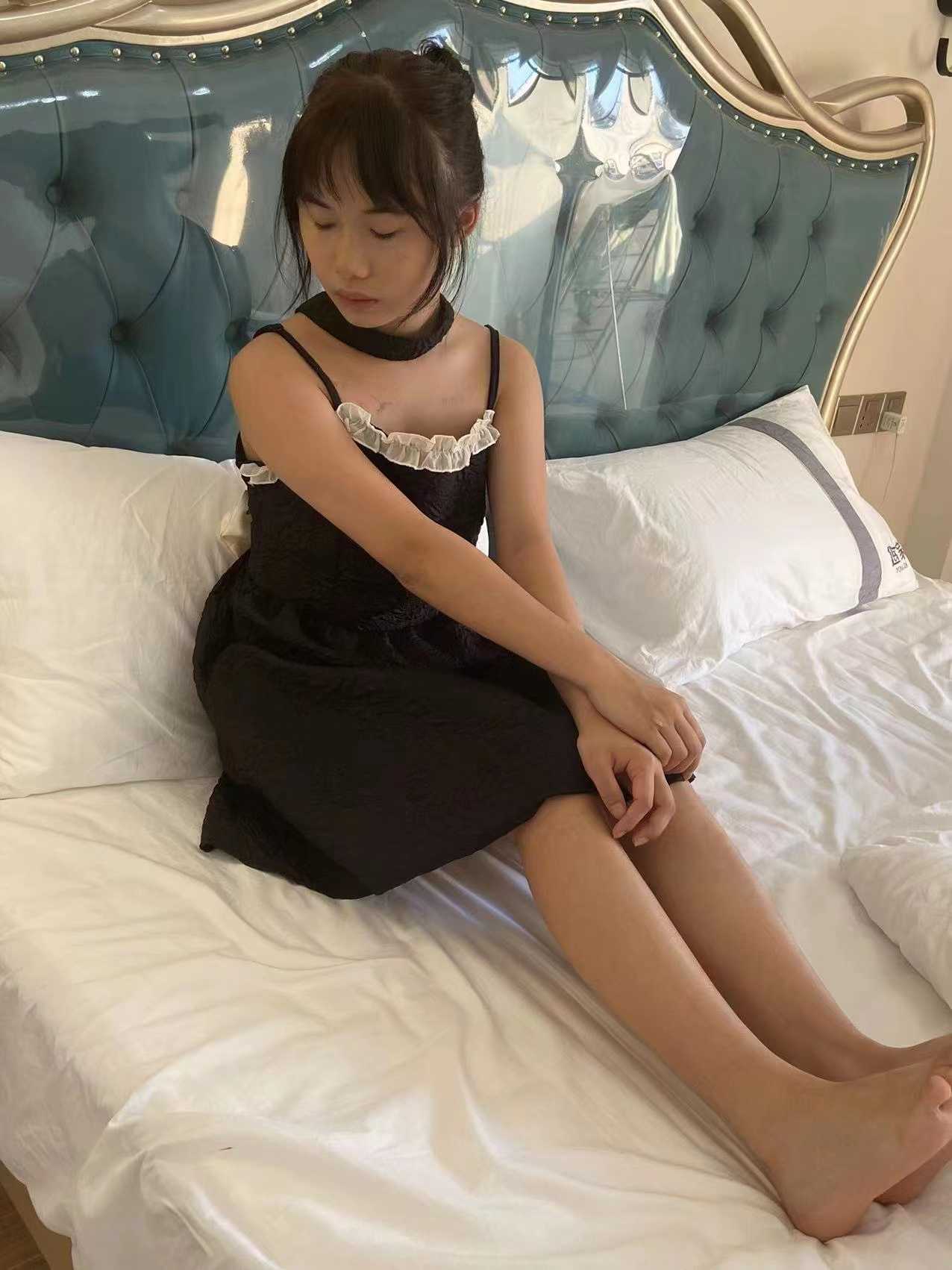 东城乖巧可爱小姐姐