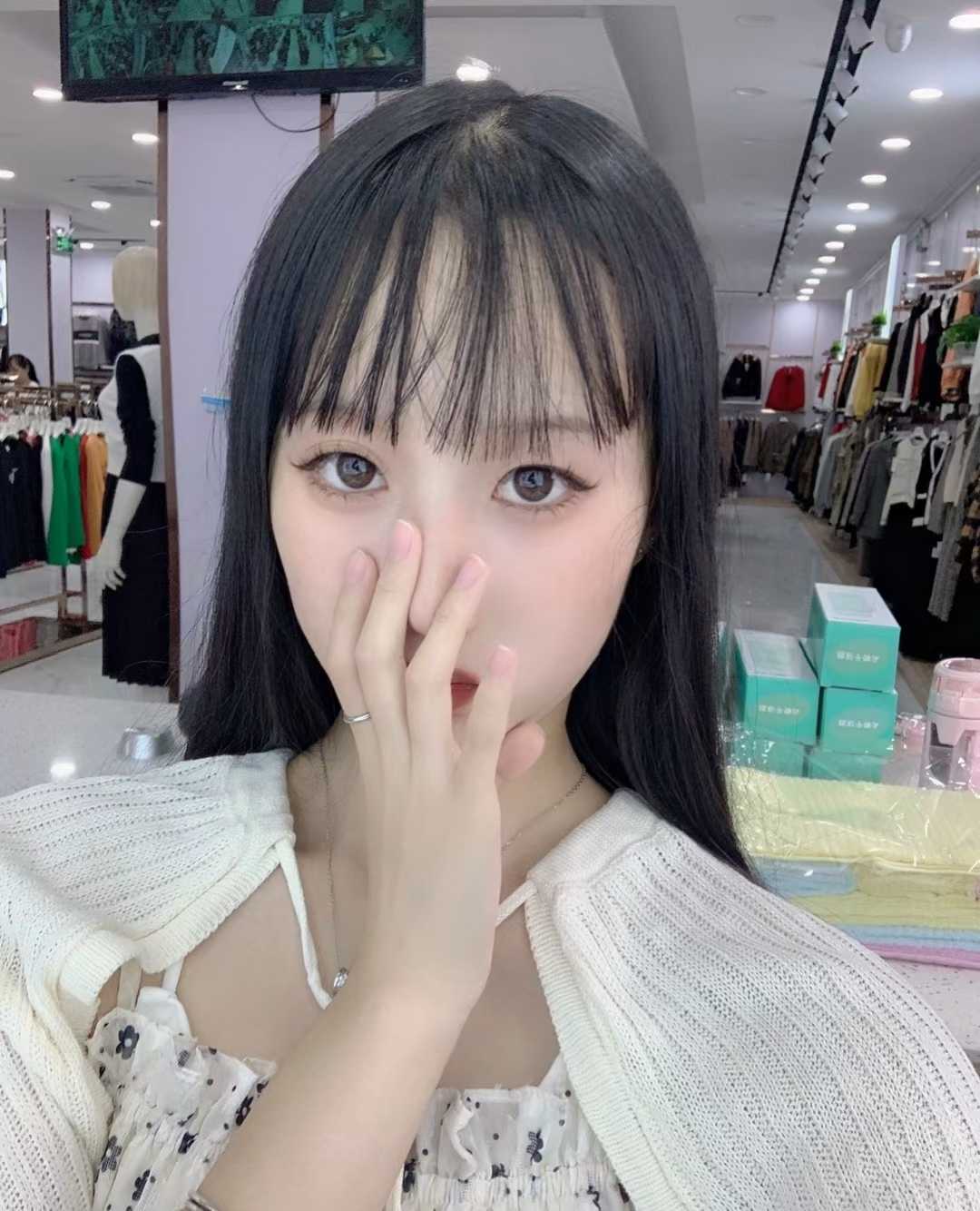 个人简直颜值非常高的小姐姐