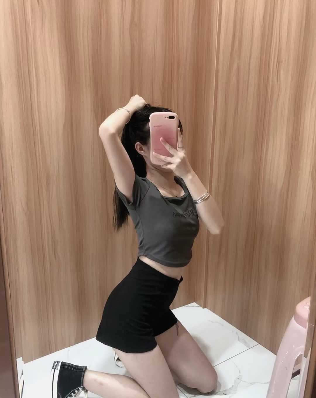 个人简直颜值非常高的小姐姐