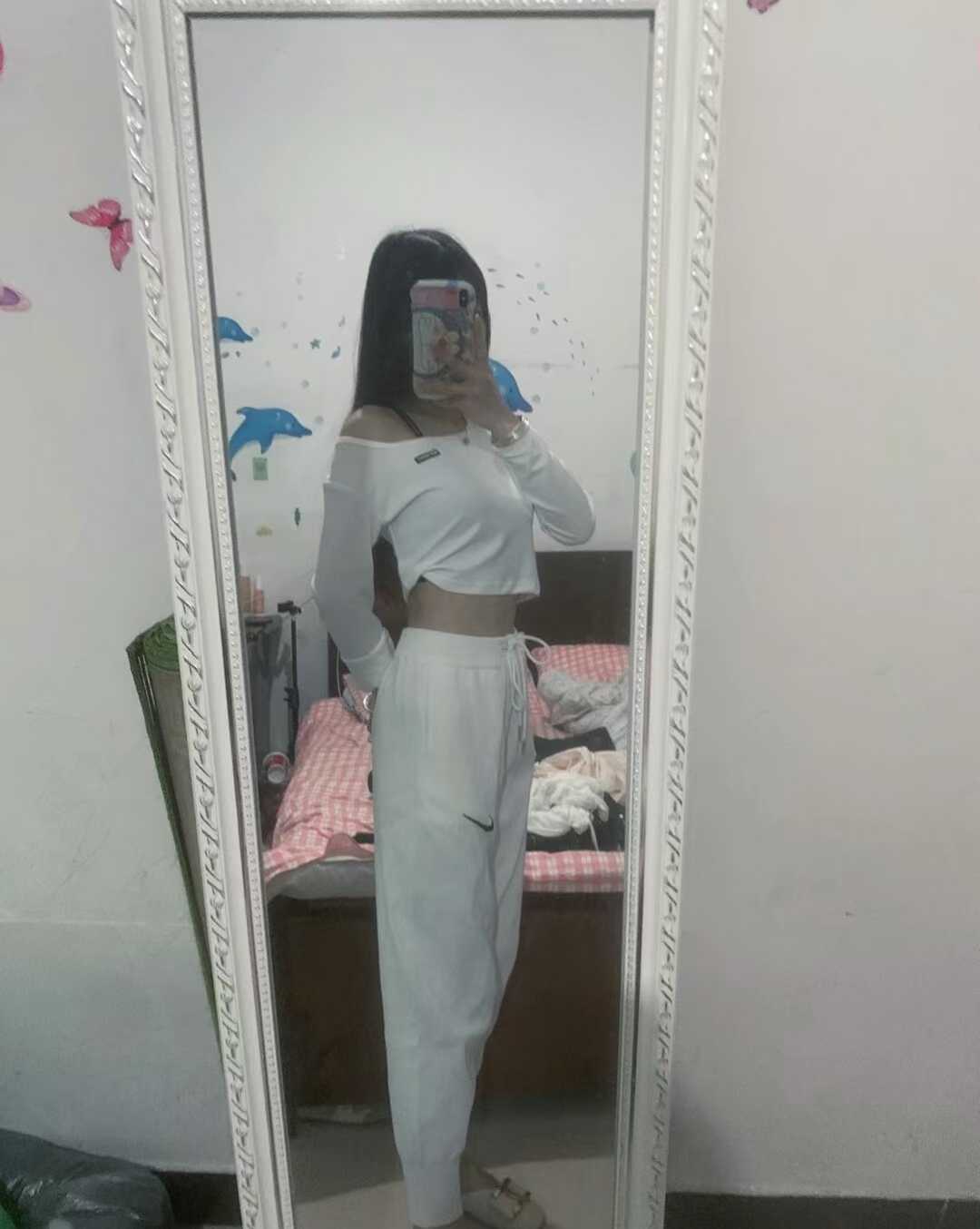 个人简直颜值非常高的小姐姐