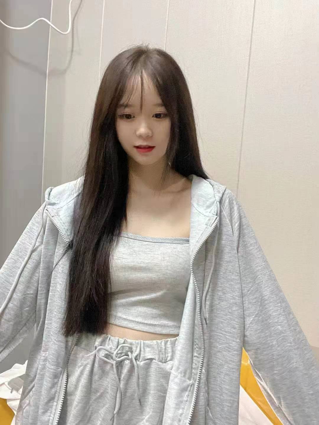 00年的小嫩妹