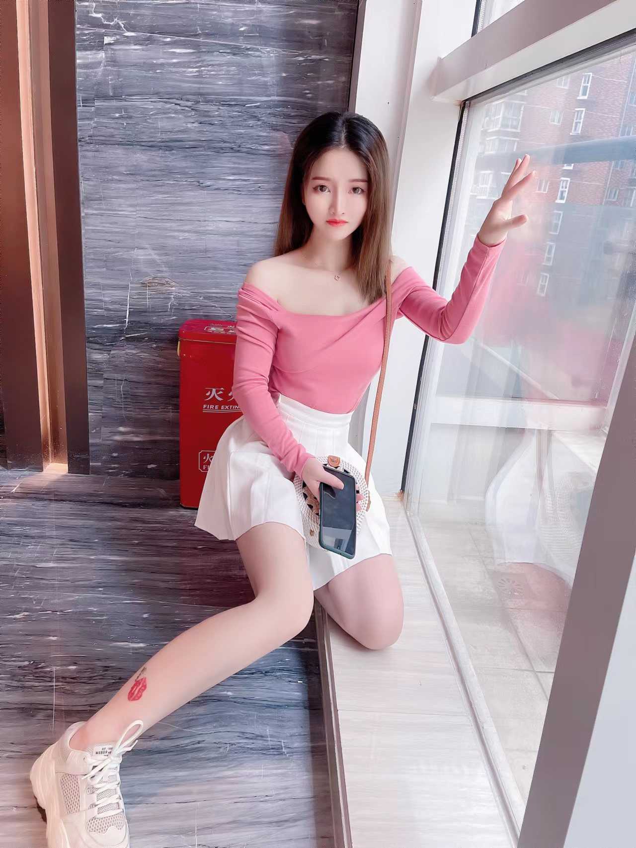 物超所值的美女很哇塞