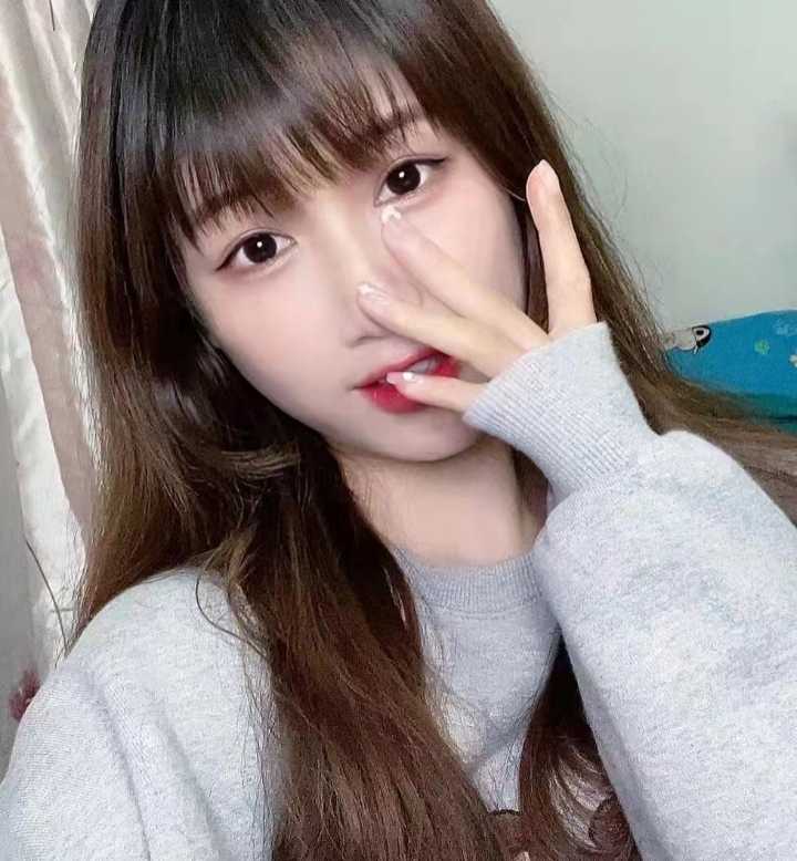 可爱乖巧的大胸妹子