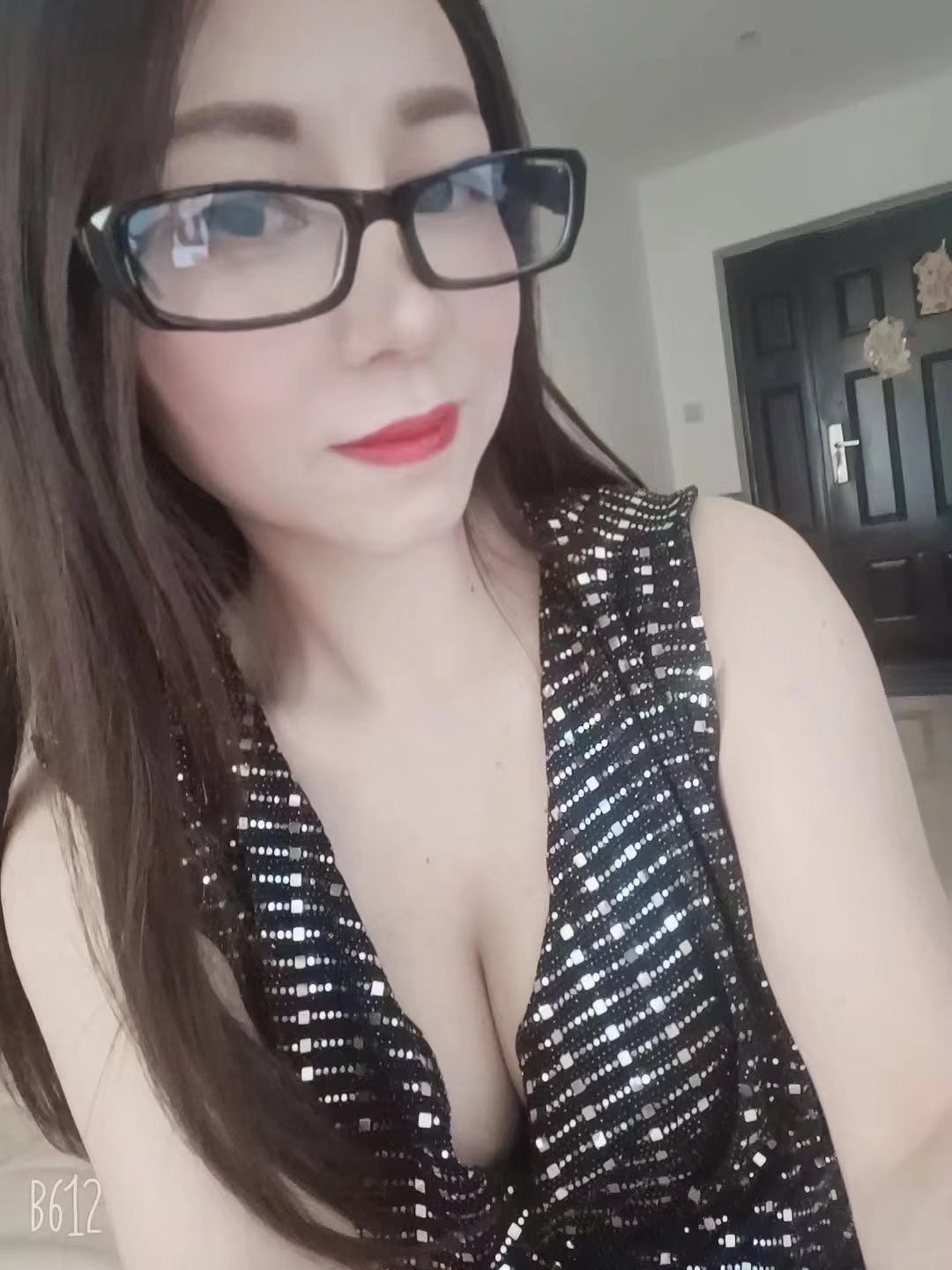 大胸熟女，身材高挑