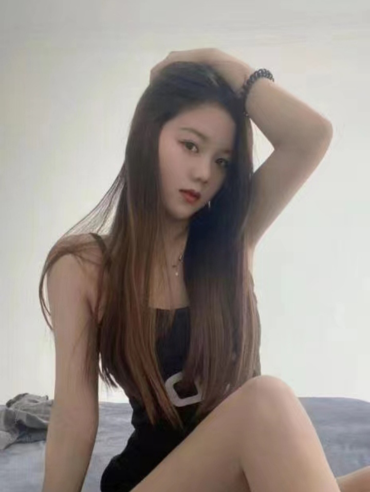 女友感十足的妹子