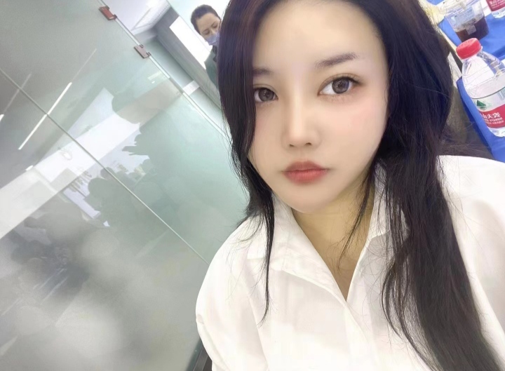 服务多，很主动的妹子