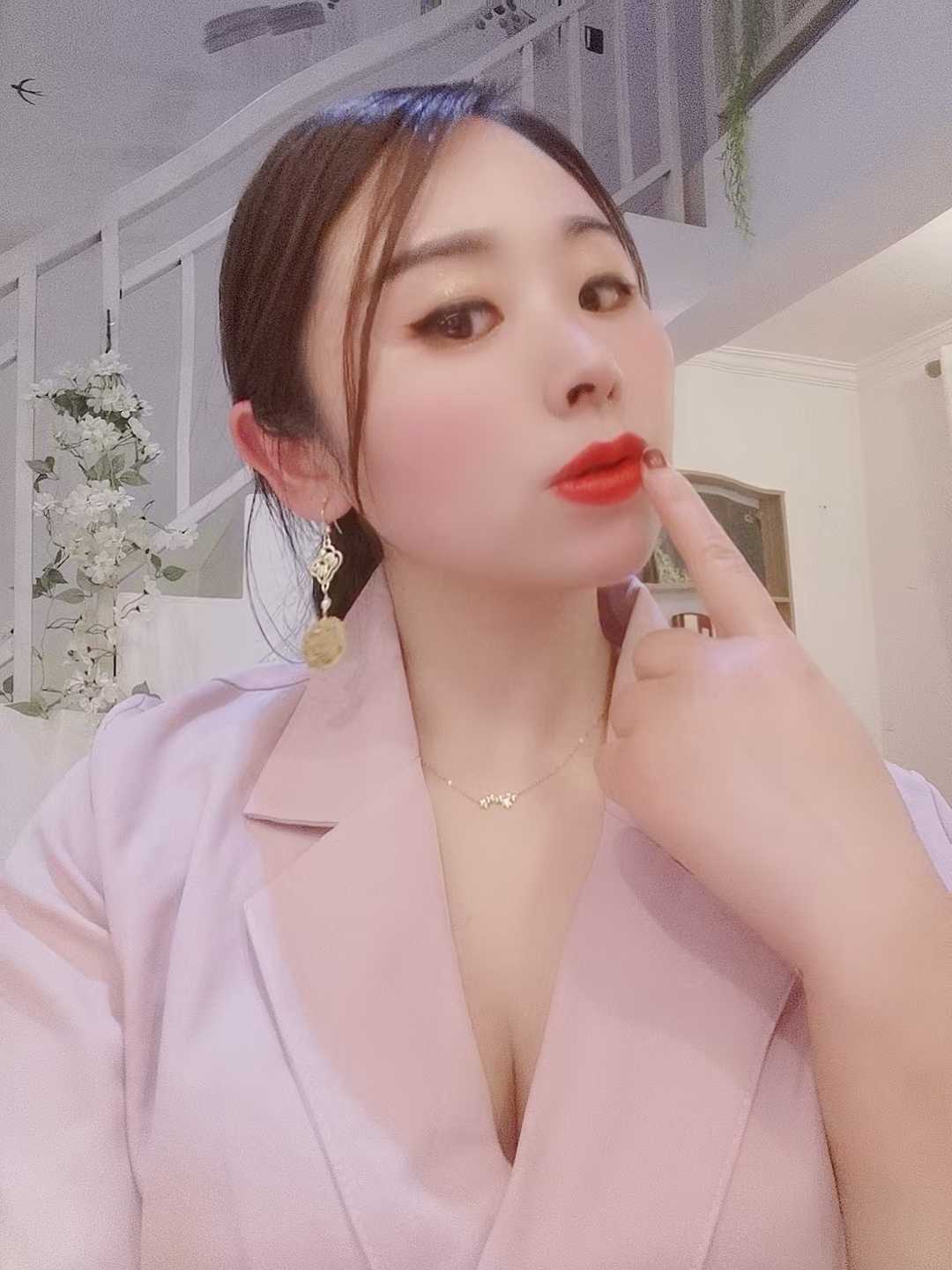 个人按摩js,有地方!会养生。油压ty,spa小活妹子!