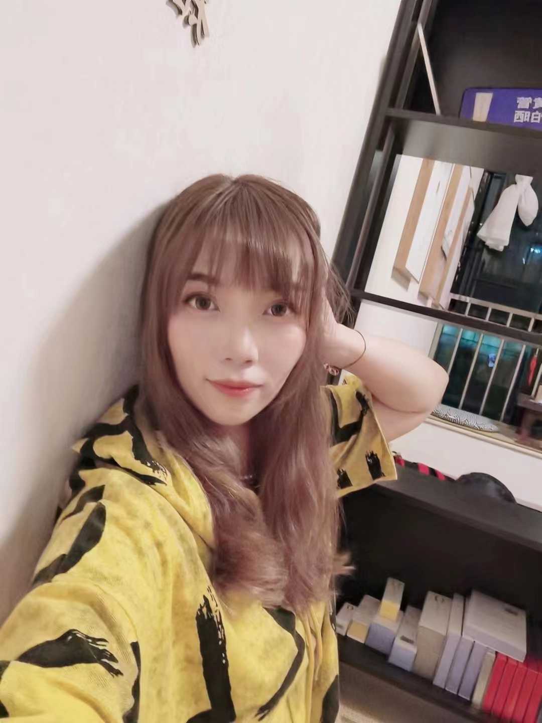 天河性感美女小包子