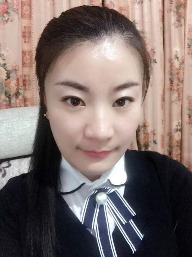 邻家小妹的气质美女