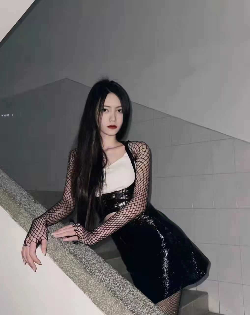 性感火辣的长发妹子