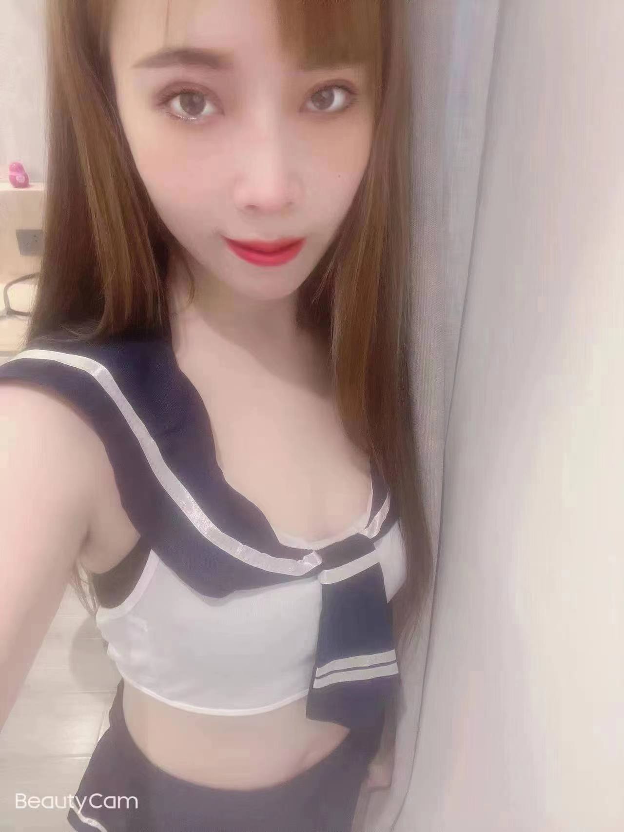 待客热情的妹子小雨