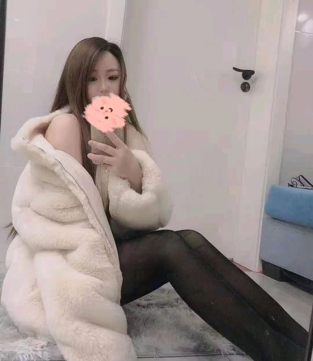 性感黑丝大波妹