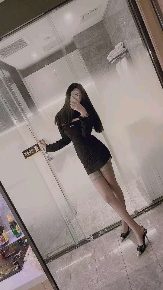 好看还身材好   咪咪可以的有地方