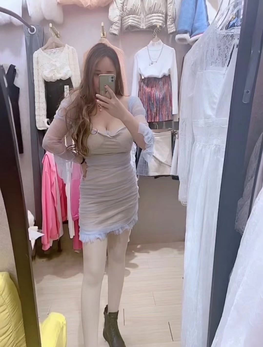 微坦巨乳小美女 水多活好