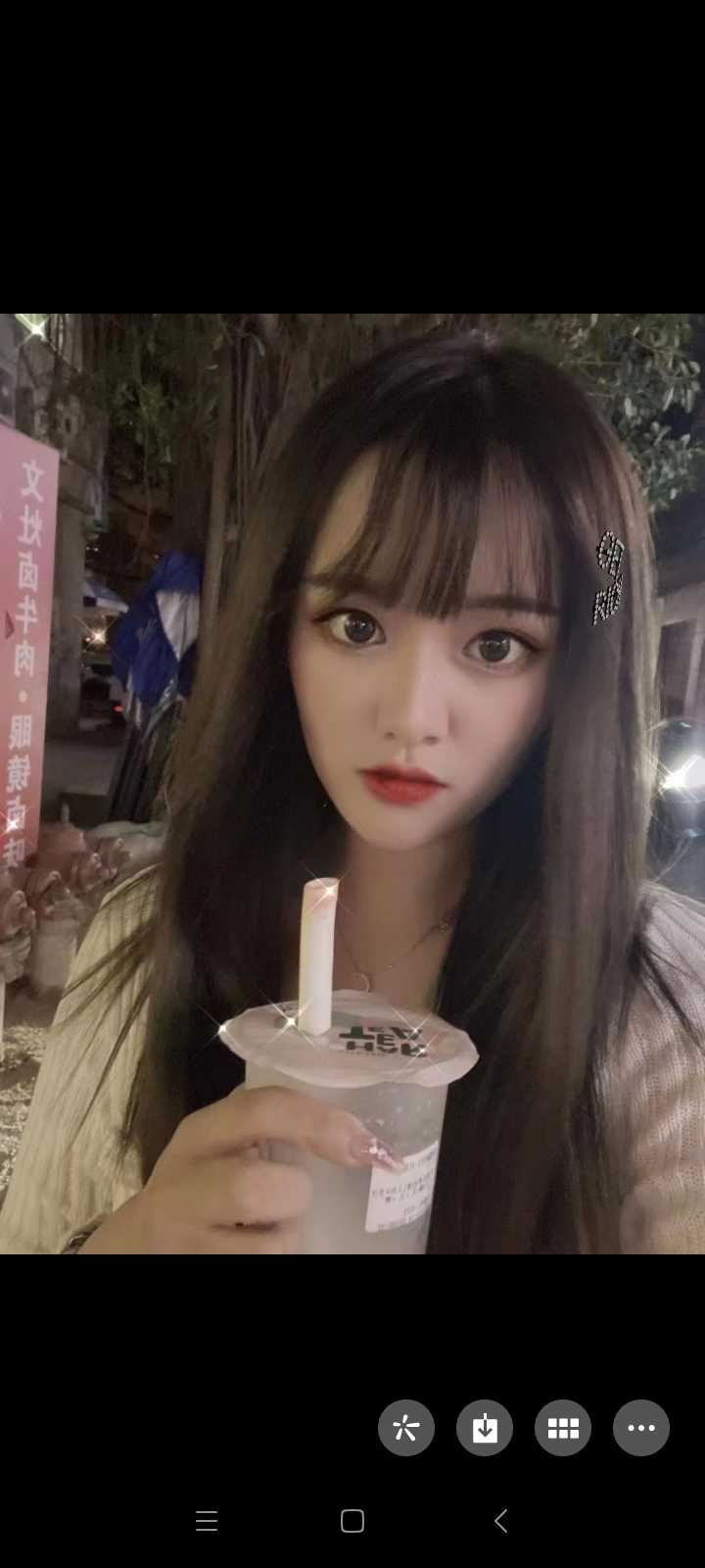 甜美女孩很哇塞