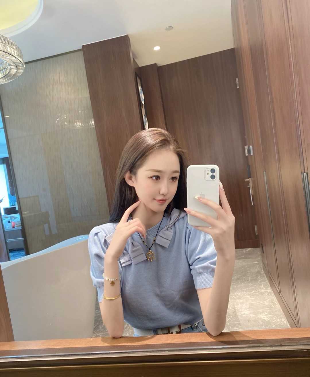 兼职嫩妹水汪汪，清纯素人