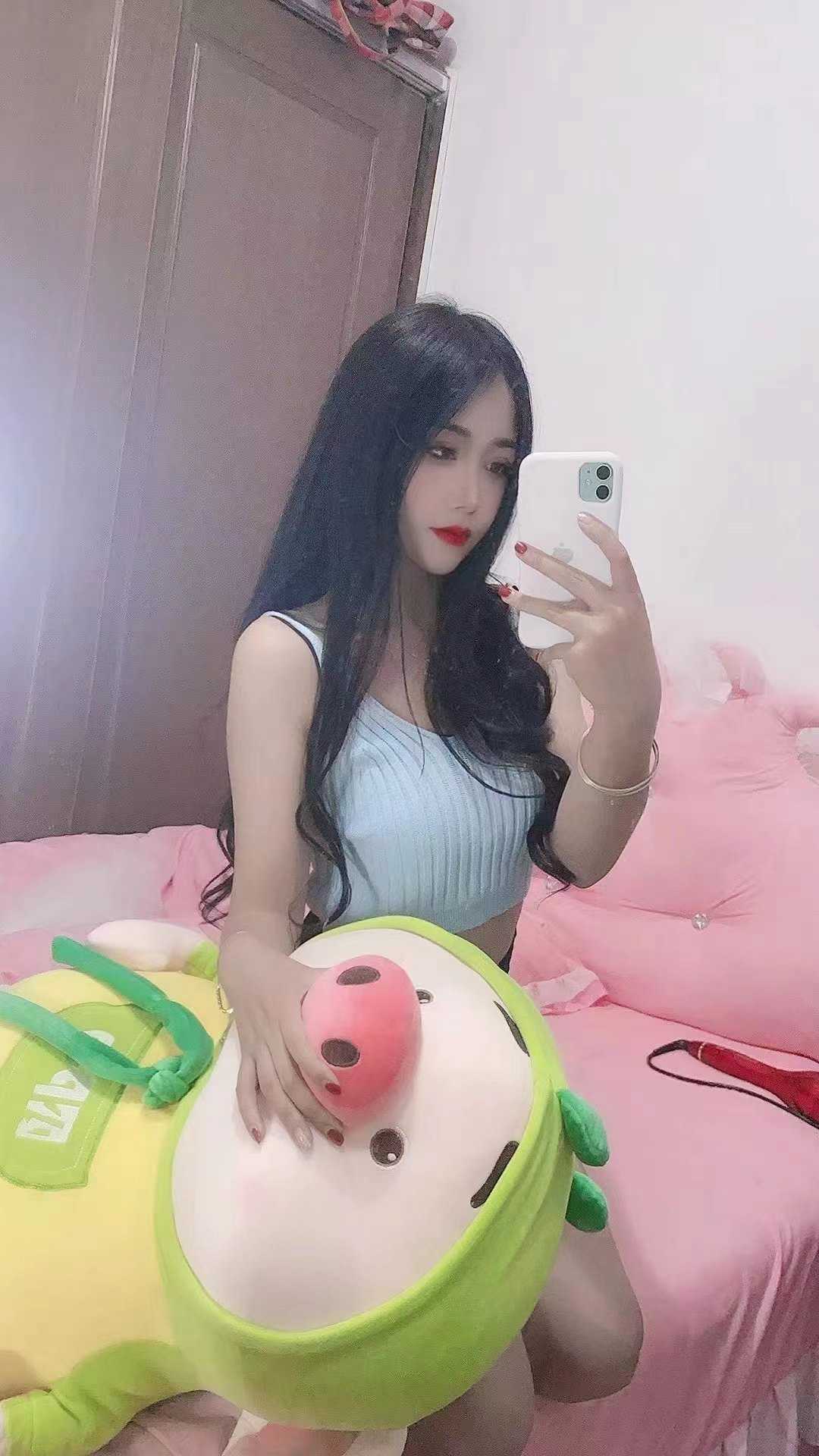 体验不错的软胸妹子