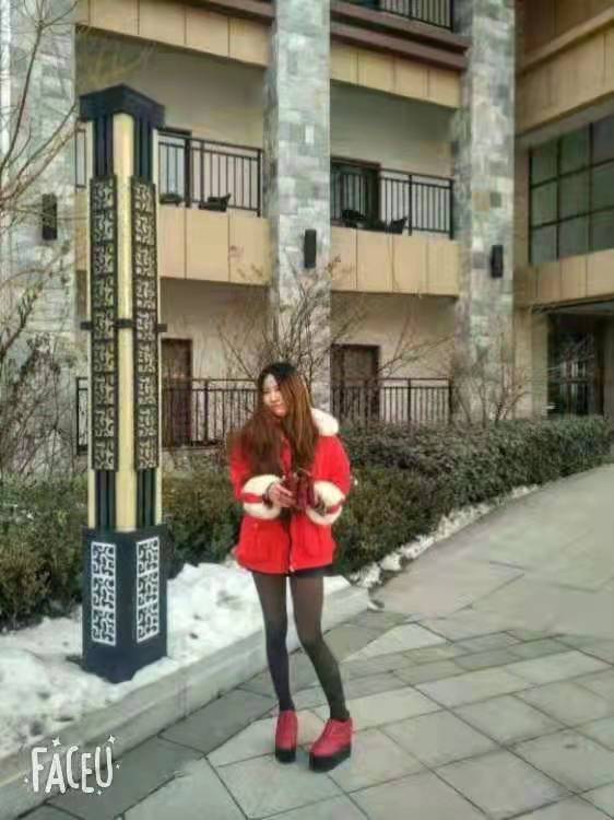 这个女的本人长得很漂亮，湖南的服务态度又好，气质又好身材又好