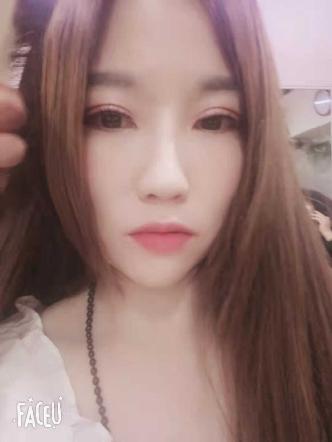 这个女的本人长得很漂亮，湖南的服务态度又好，气质又好身材又好