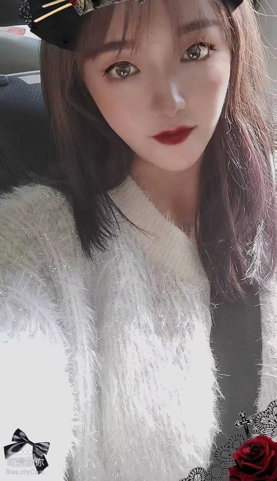 甜美感觉的妹子