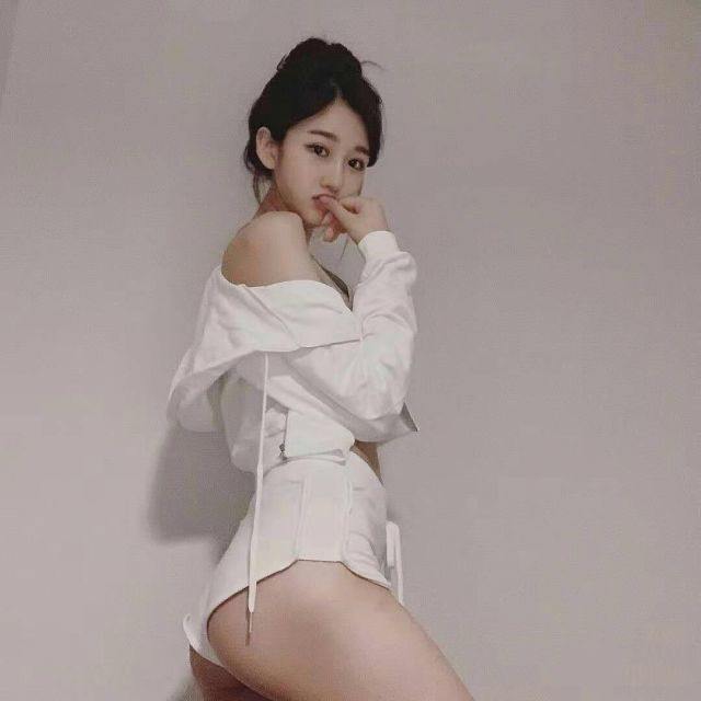 端庄优雅 ，希望你能把持得住