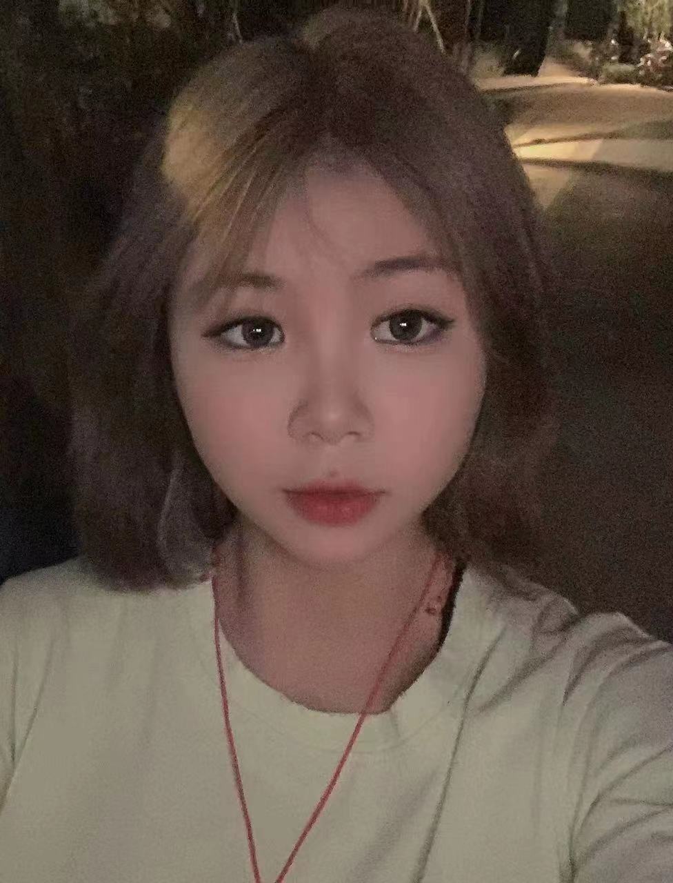 18岁的喜欢角色扮演的嫩妹