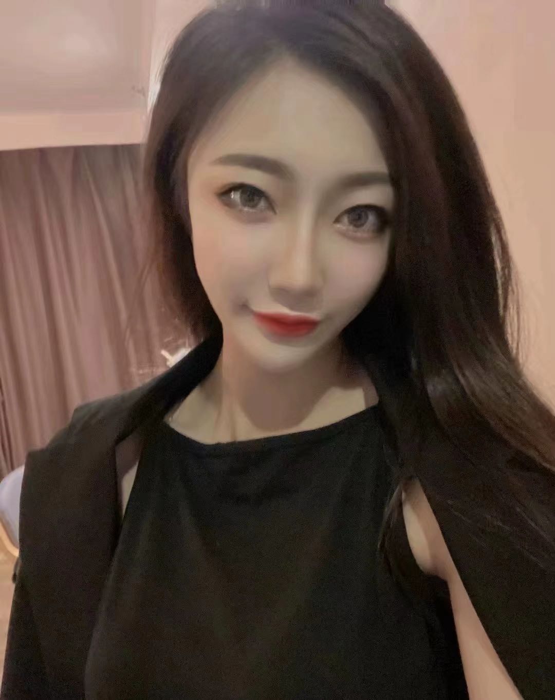 朝阳性感妩媚妖娆美女