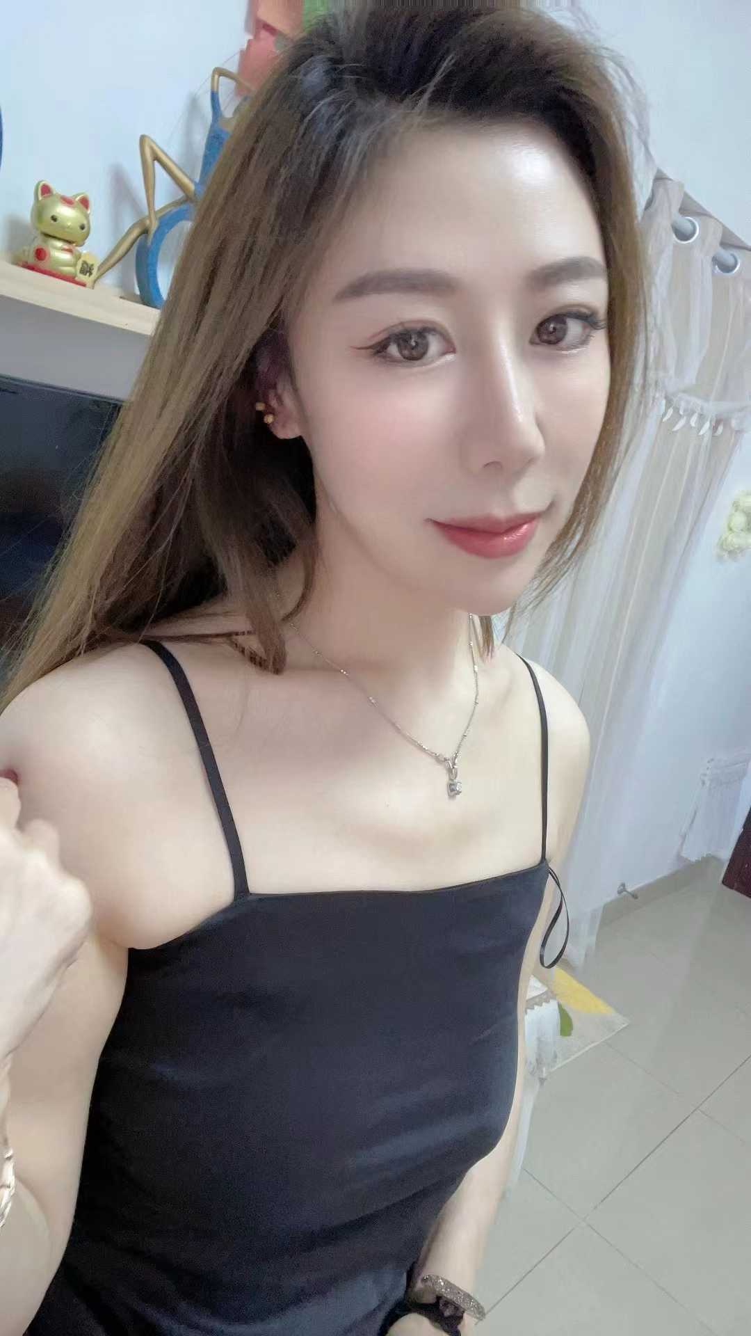 极品少妇 让你满意到飞起来