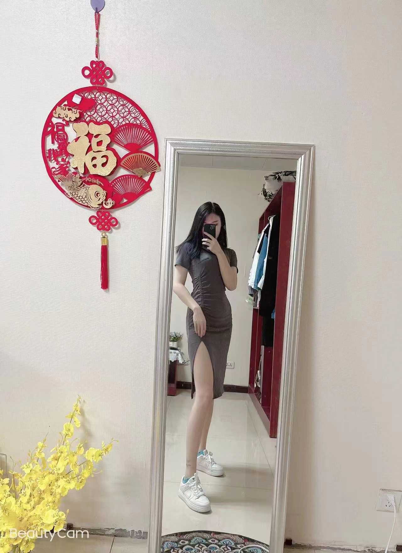 漂亮大方 性感迷人