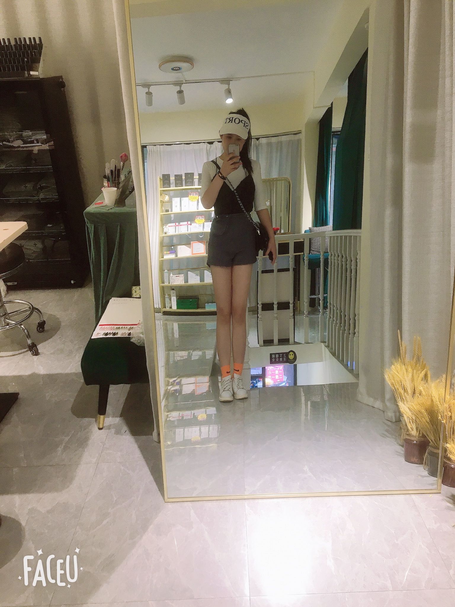 抚媚妖娆，温柔大方