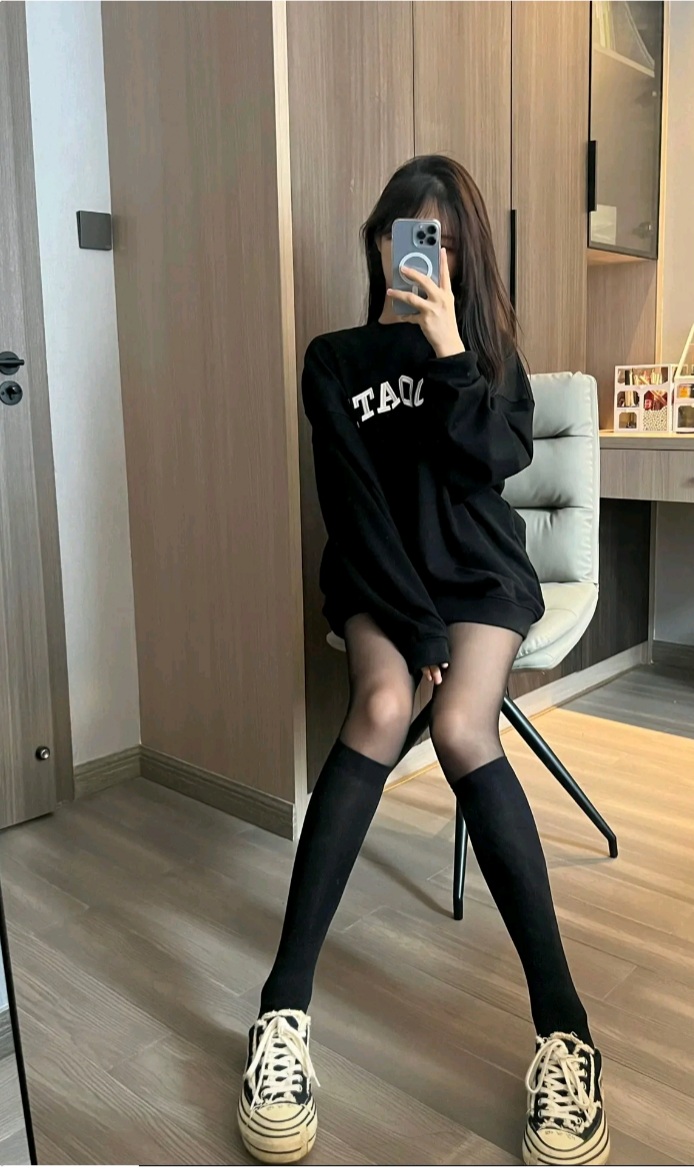 朋友介绍的一个真实性感妹子