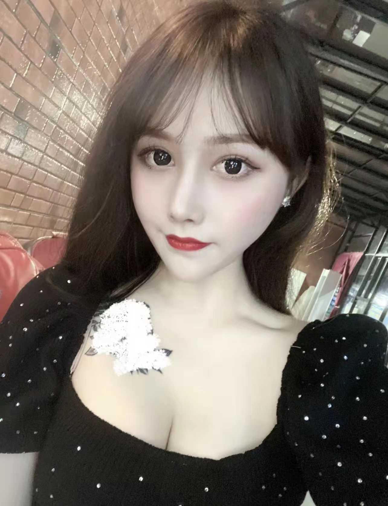 胸大软水多的妹子