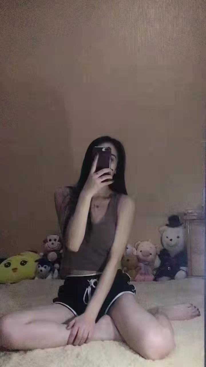 服务好项目多的气质美女