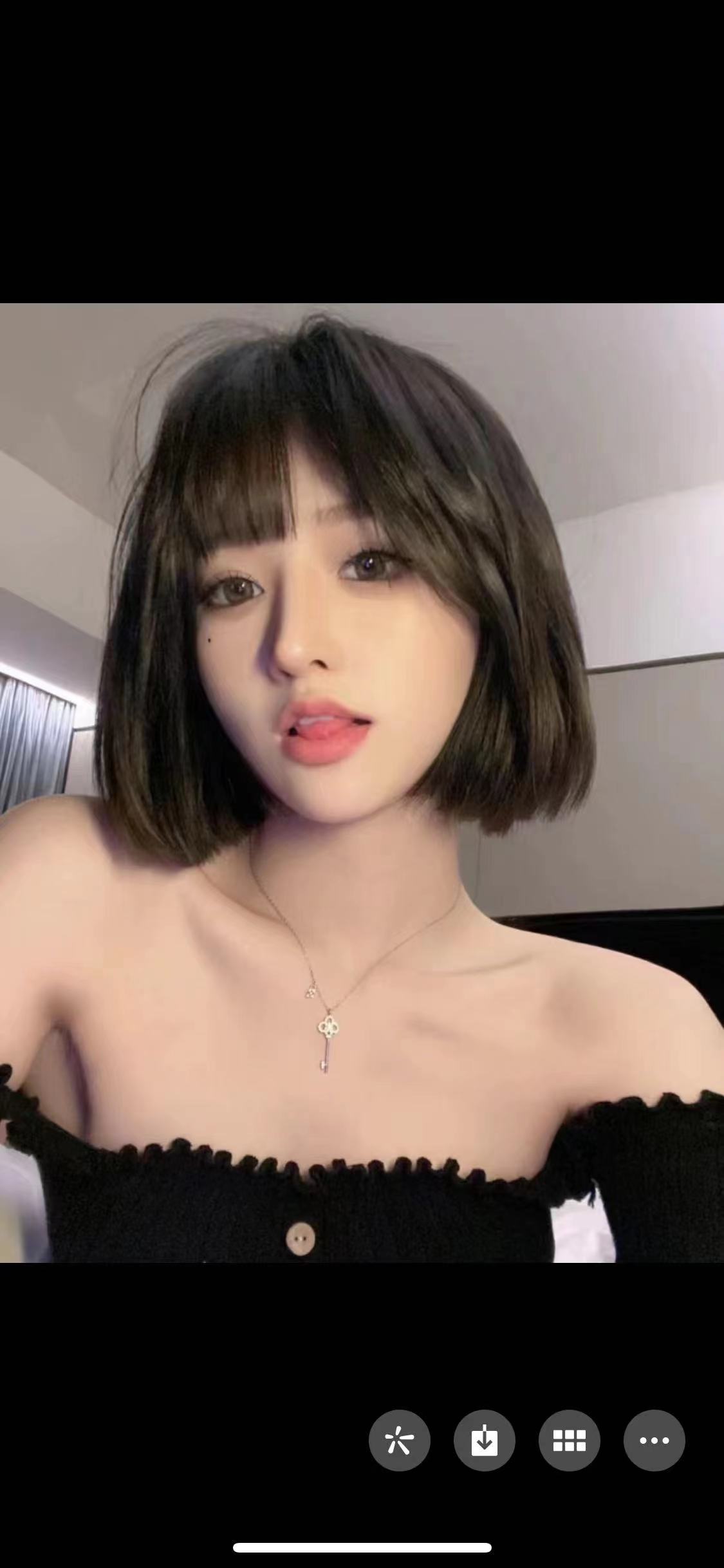 前凸后翘很漂亮