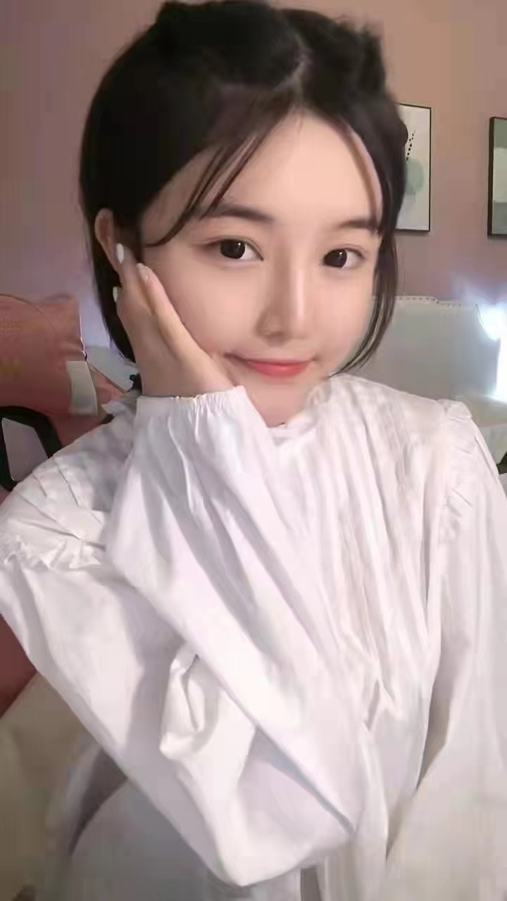 可爱乖巧型的妹子