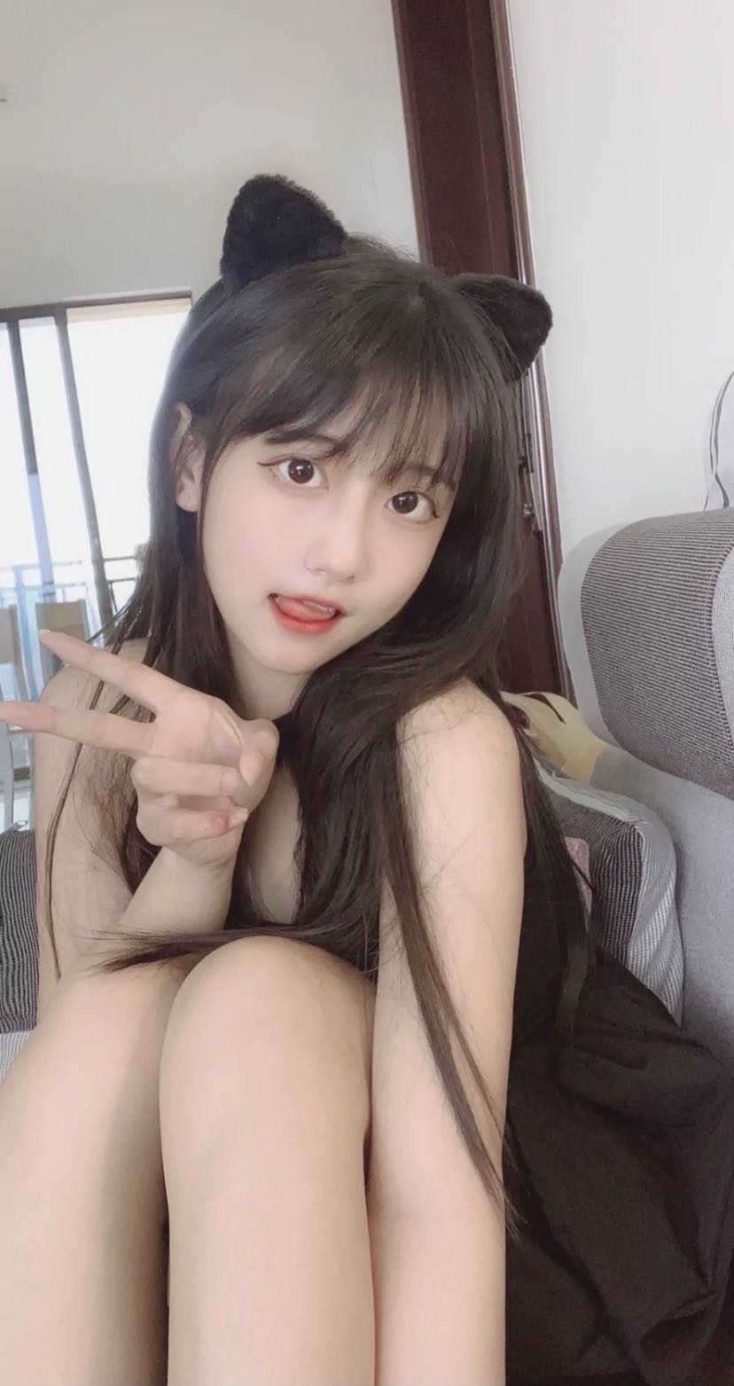 白虎小萝莉兼职小妹