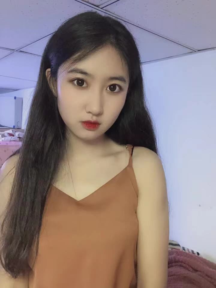 可爱乖巧长相甜美