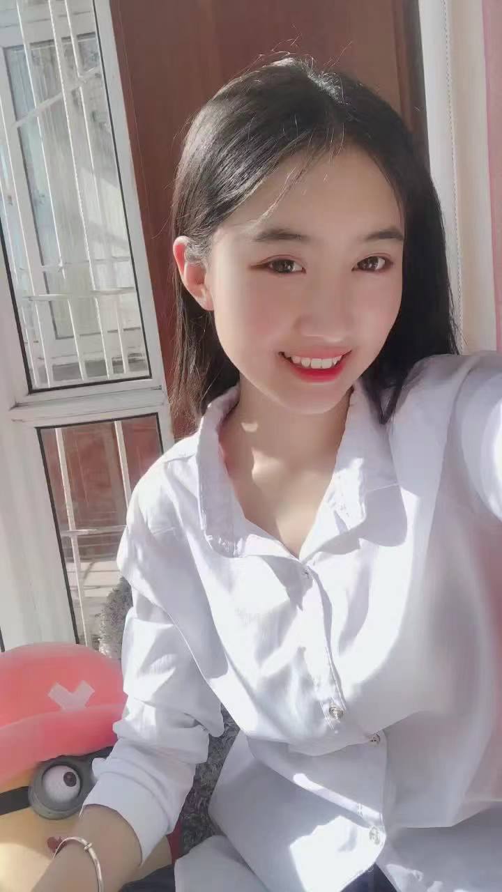 可爱乖巧长相甜美