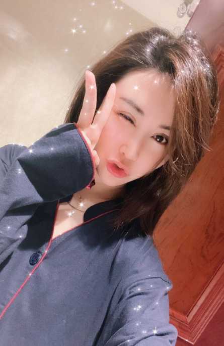 身体很柔的妹子，能配合各种姿势