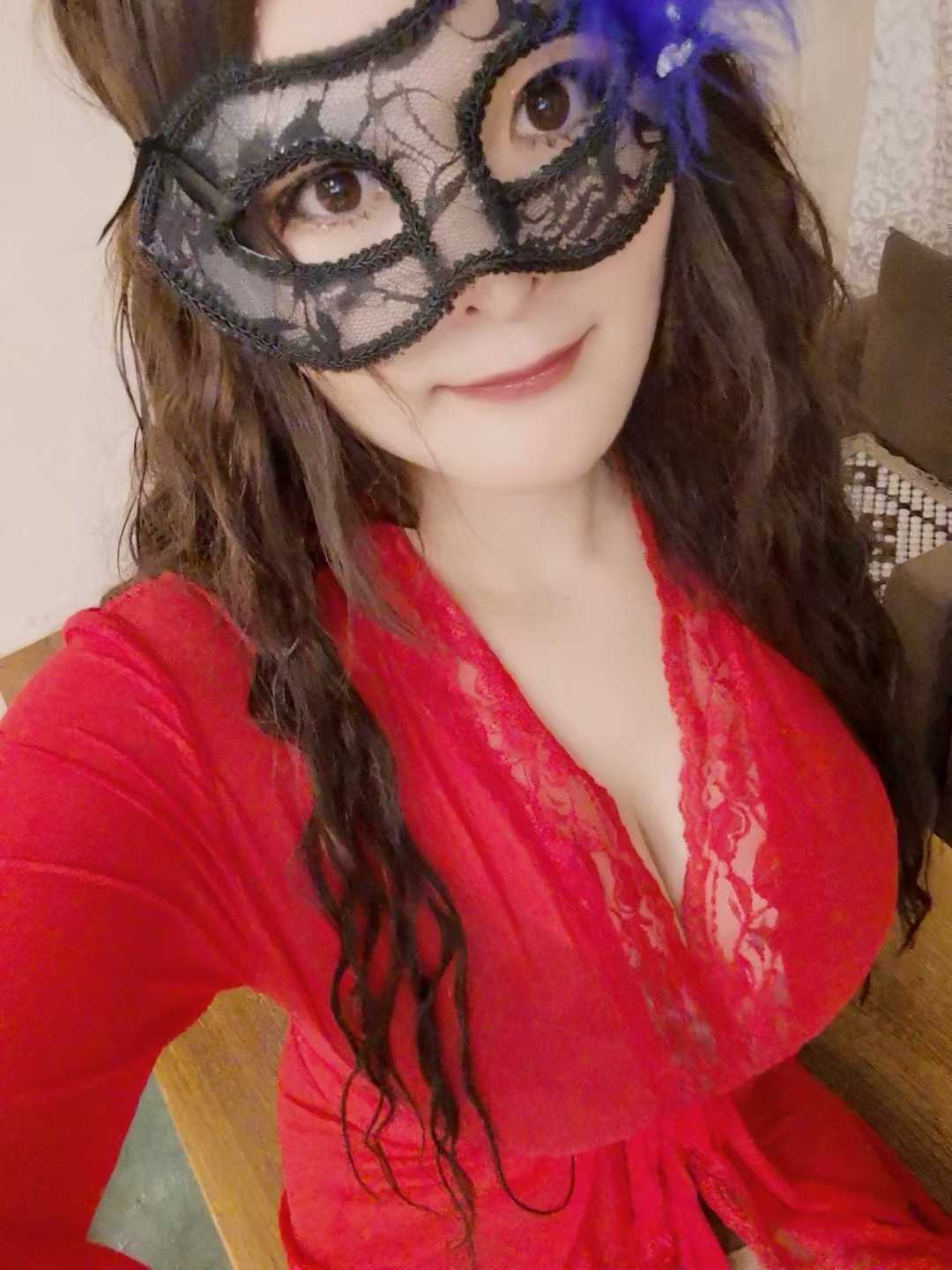 世纪城大胸护士美女姐姐