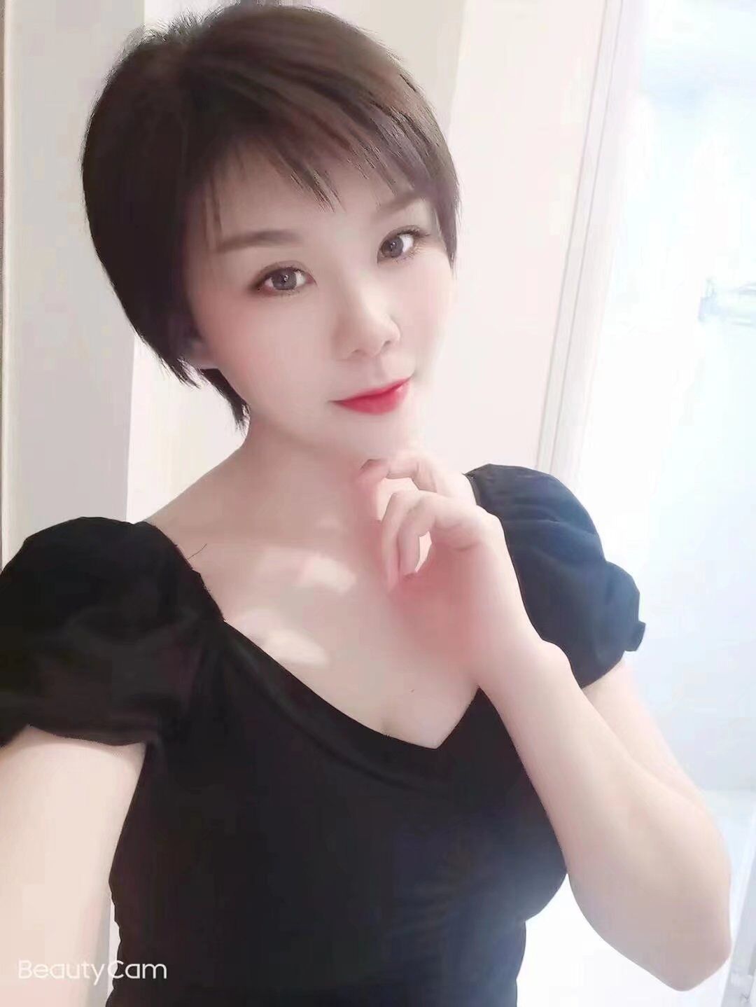 长腿短发妹,胸DH好,风Sao